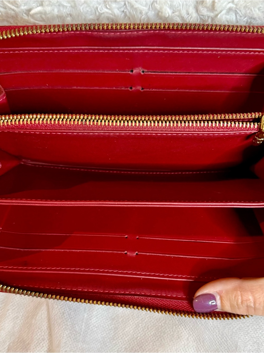 Louis Vuitton Red Vernis Monogram Zippy Wallet - Picture 10 of 13
